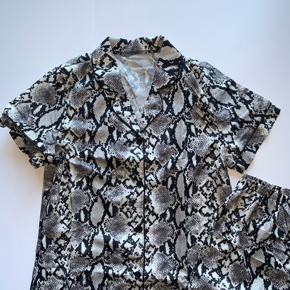 Satin Silk Snakeskin Pajama Set - Picture 6 of 9